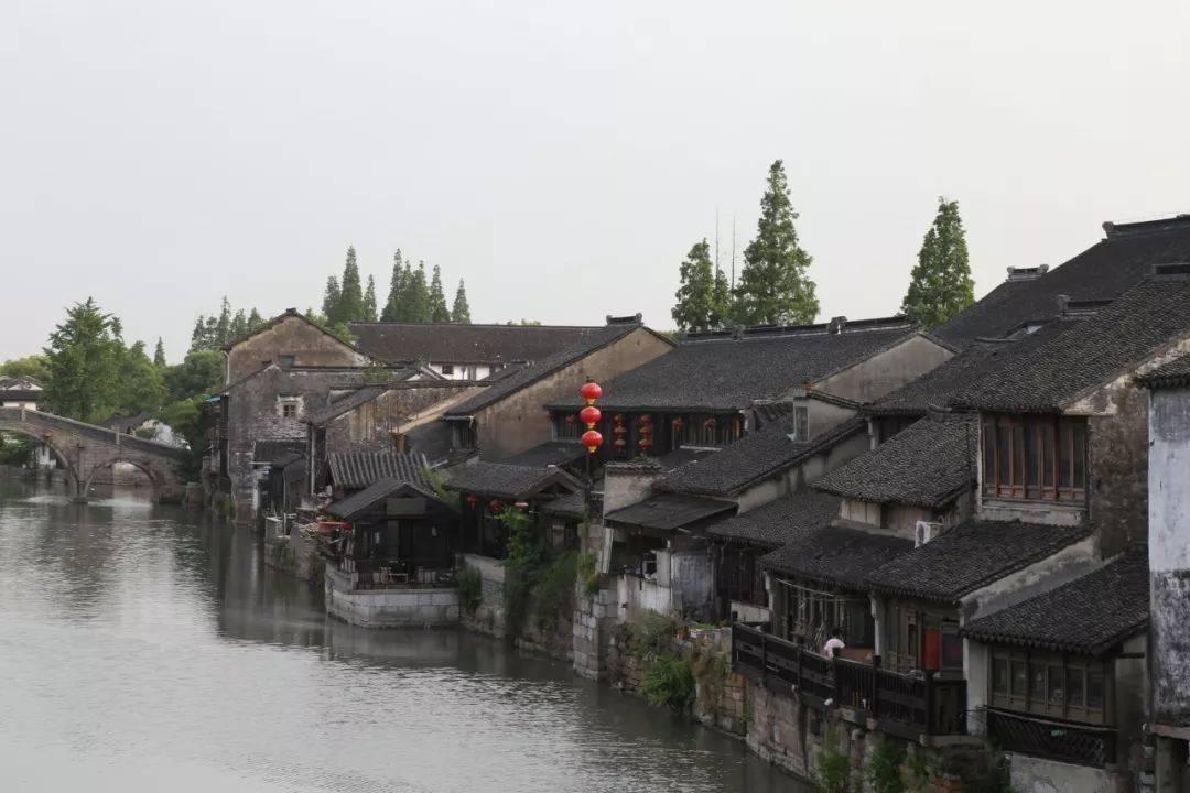 点星沉月